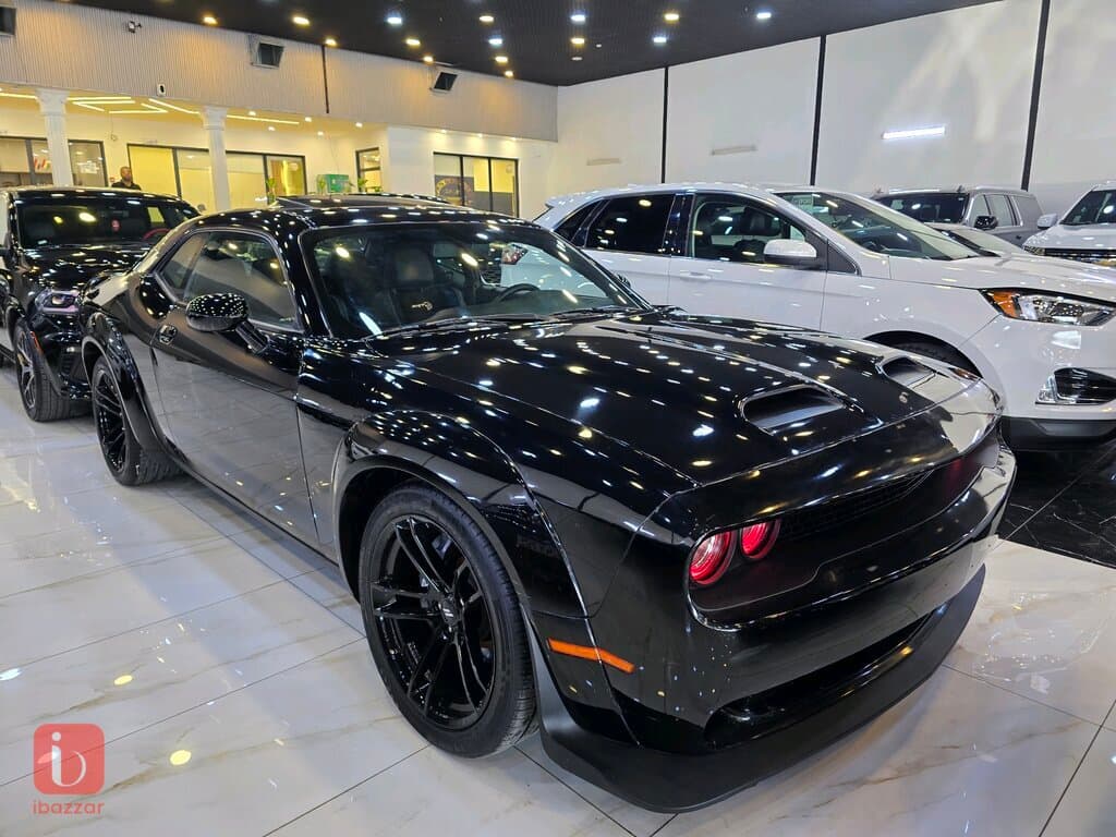 Dodge Challenger SRT8 Hellcat