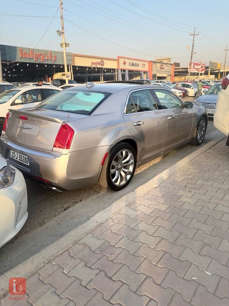 Chrysler 300 8