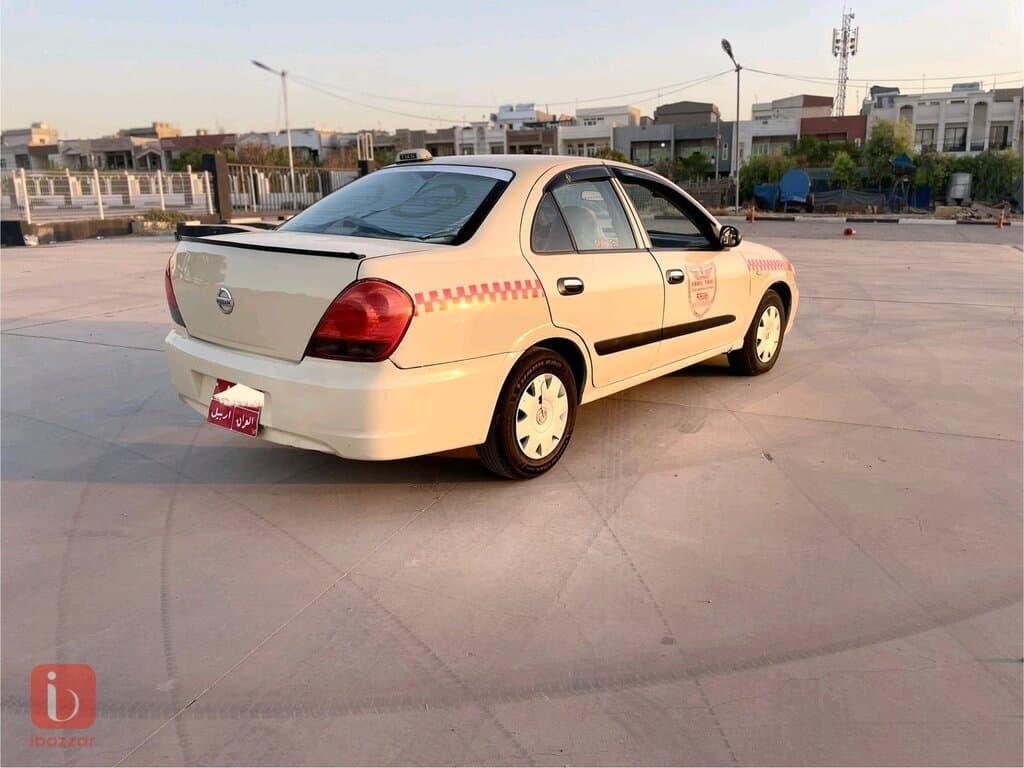نیسان سەنی یابانی 2011 بۆفرۆشتن دەپارچە لەسەر ساغەی جەمپی پێش و پشتی خەفیفە رەقەم و هەزەو فەحسی نوێیە گێرو مەکینەو گلاج و عەینەو تەقەورەقەی بەشەرتە چوار رەقەمیە سحری 100وەرەقە .. 2
