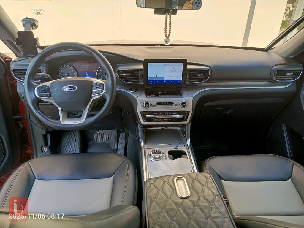 Ford Explorer XLT 9