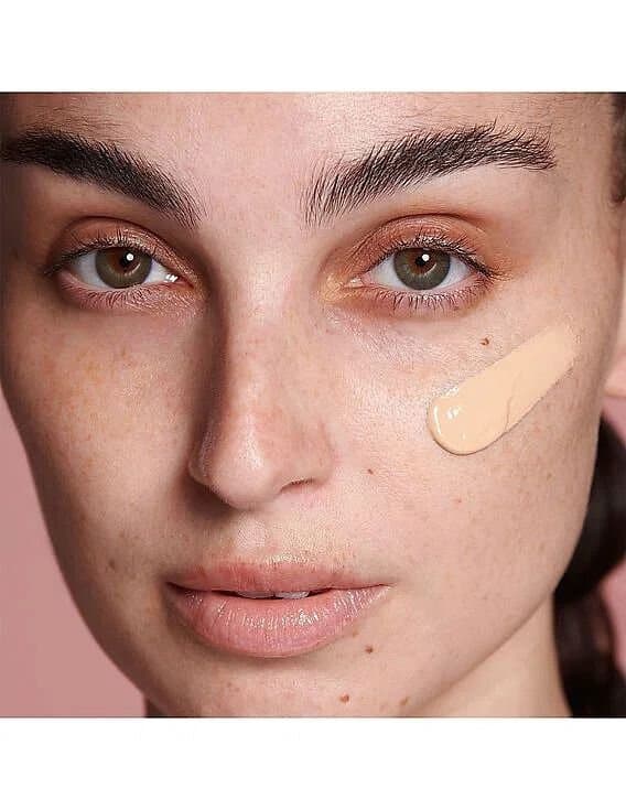 HUDA BEAUTY Matte Full Coverage Liquid Foundation/210B 2