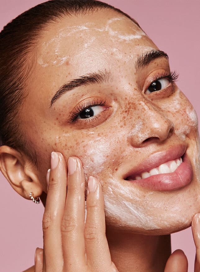 KYLIE SKIN CLARIFYING CLEANSING GEL 2