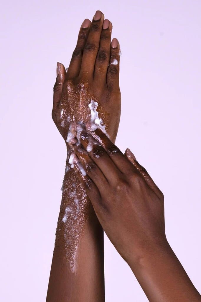 Raw Sugar Daily Micro Salt Scrub Polish Coconut + Mango 3