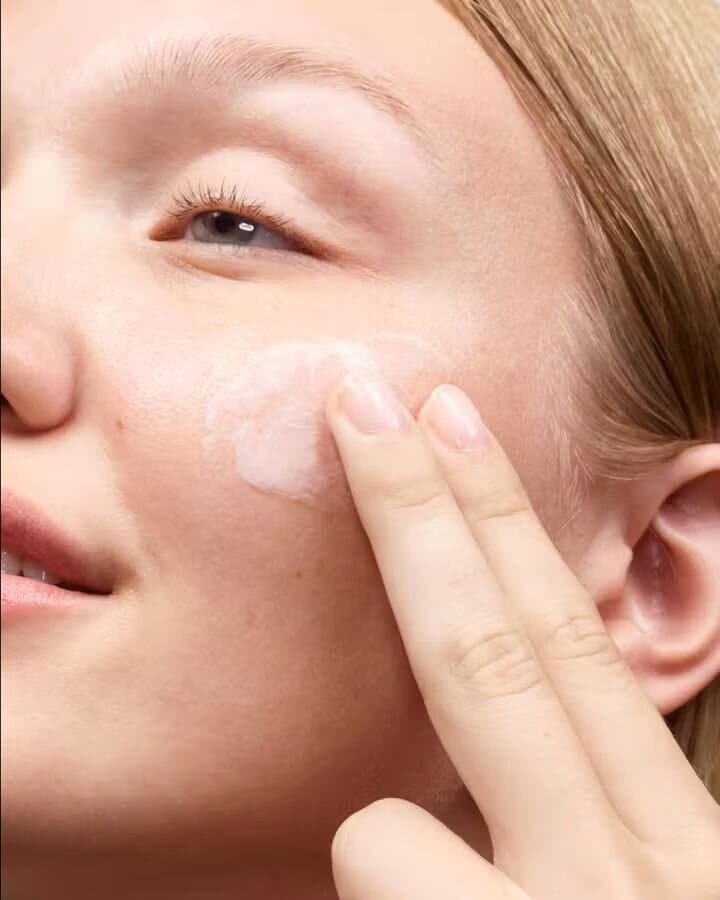 GLOSSIER Priming Moisturizer/15 ml 2