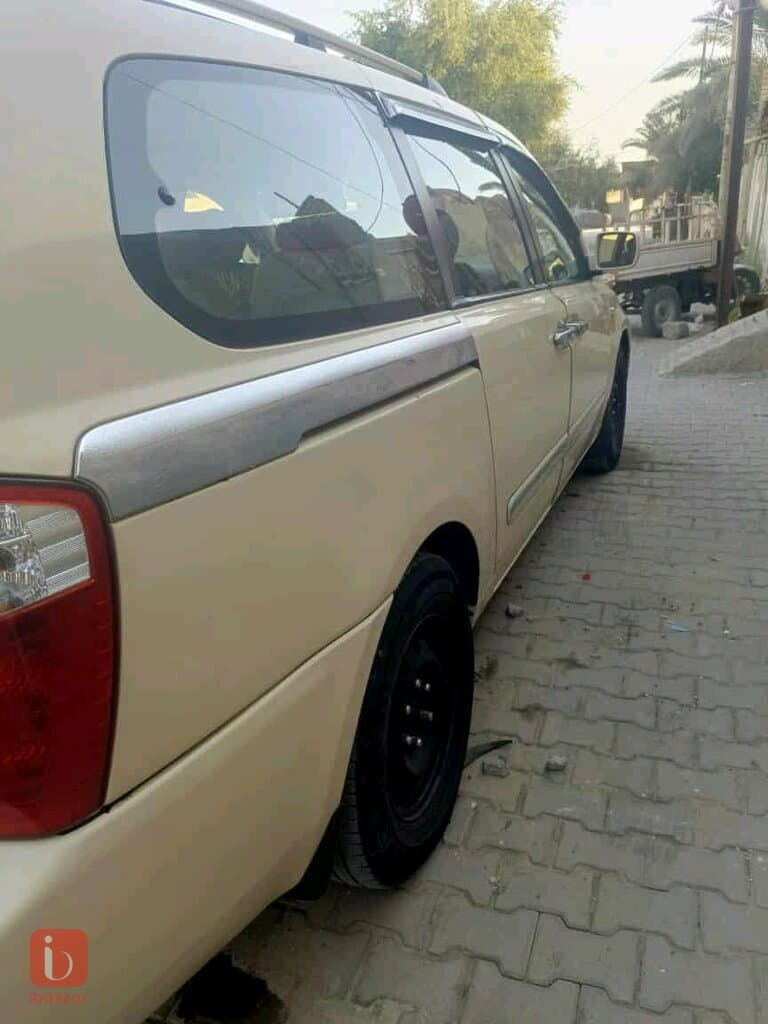 KIA Carnival LX 6
