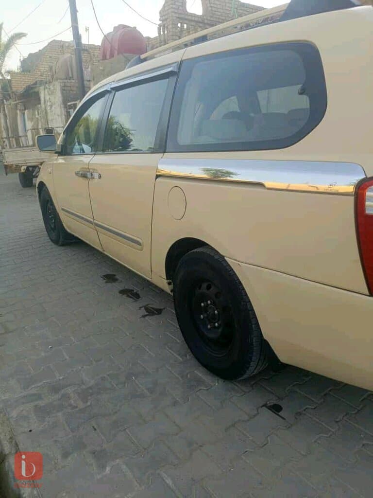 KIA Carnival LX 7