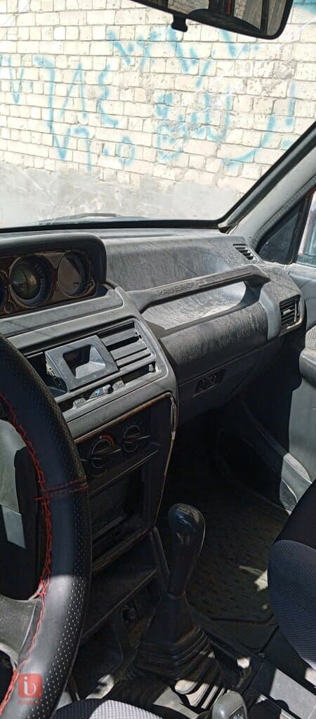 Mitsubishi Pajero GLS Top 5 Door 3