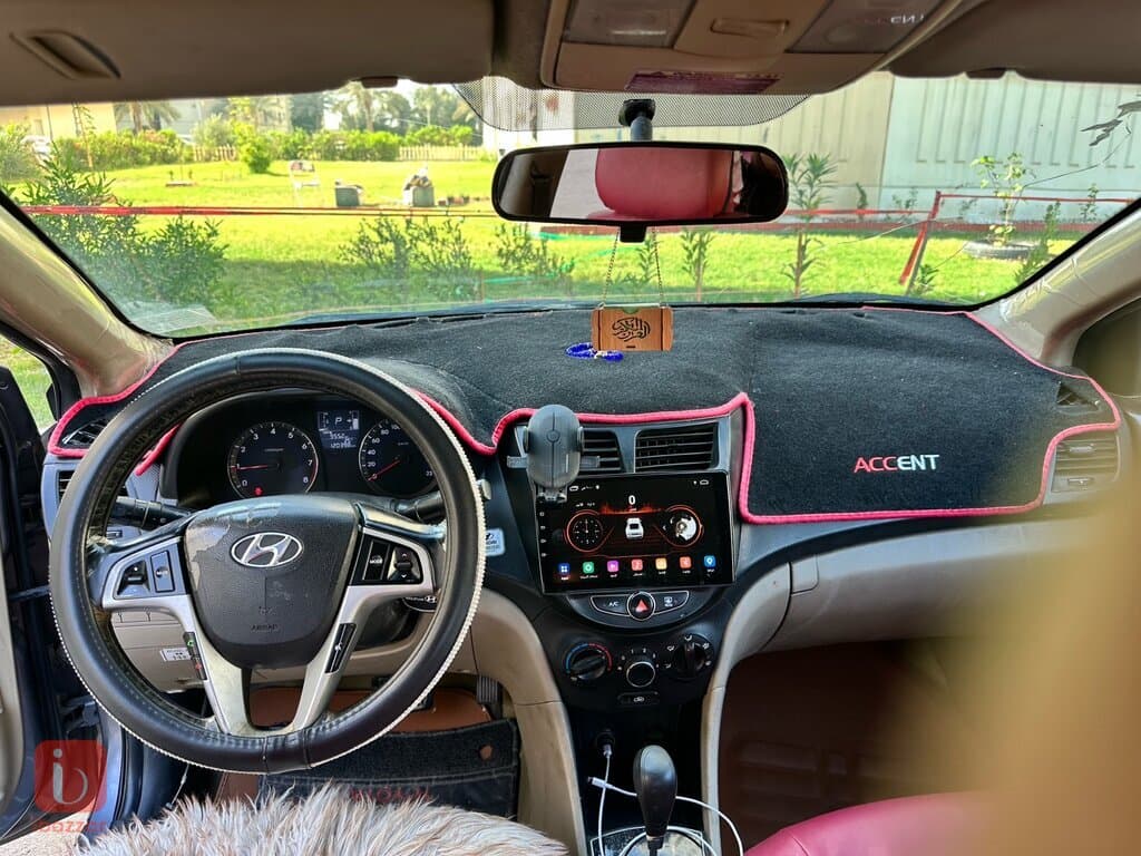 Hyundai Accent 5
