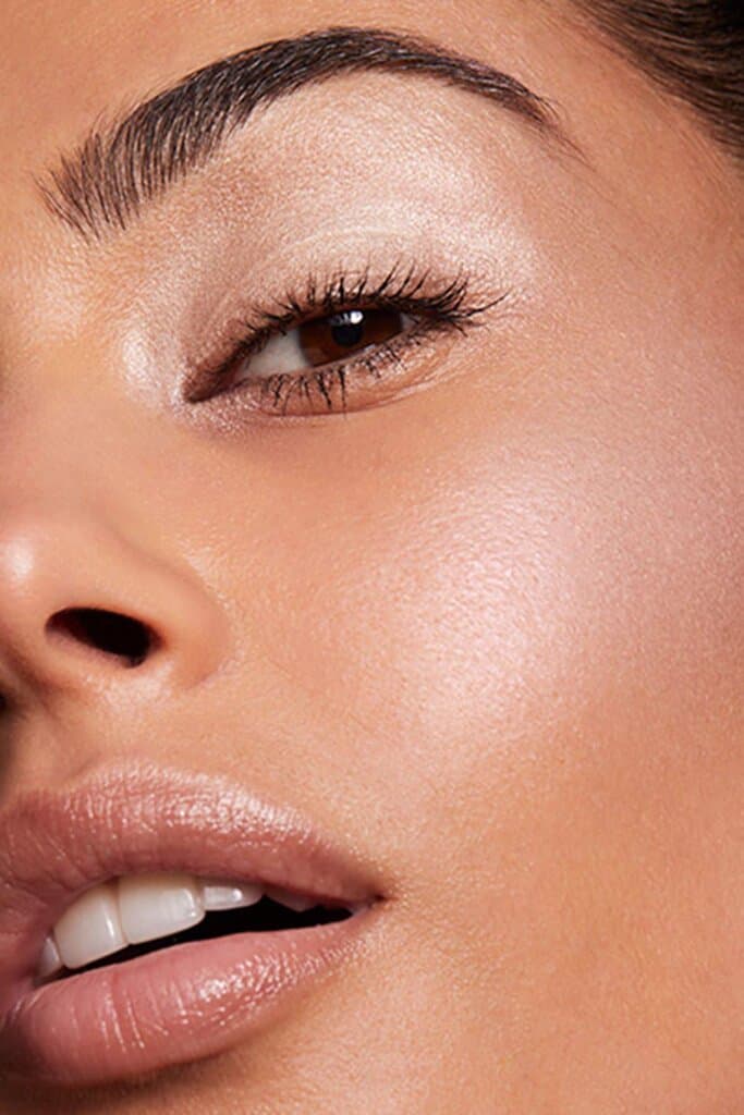 Cosmetics / Hyper Real Glow Palette 4