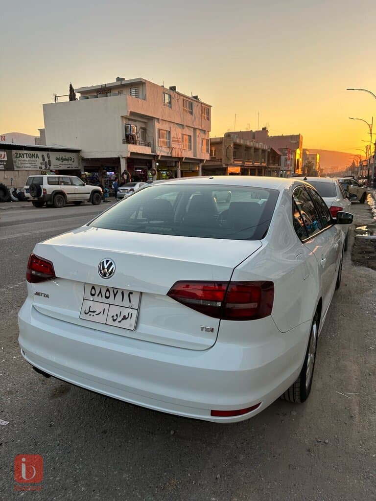 Volkswagen Jetta SE 2