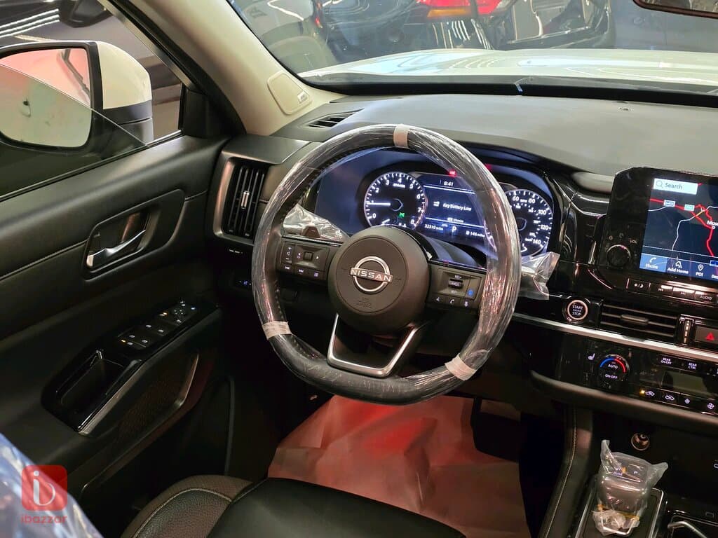 Nissan Pathfinder SL 7