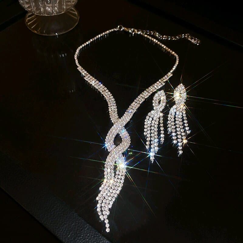 "Diamond Stream" Infinity Knot Tassel Set