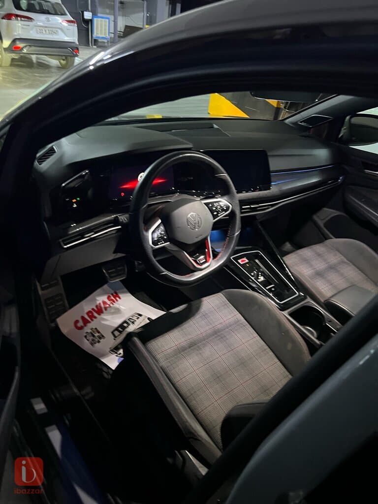 Volkswagen Golf GTI 2