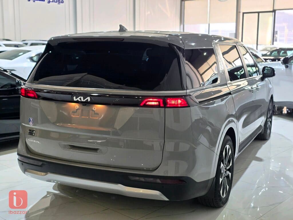 KIA Carnival EX 7