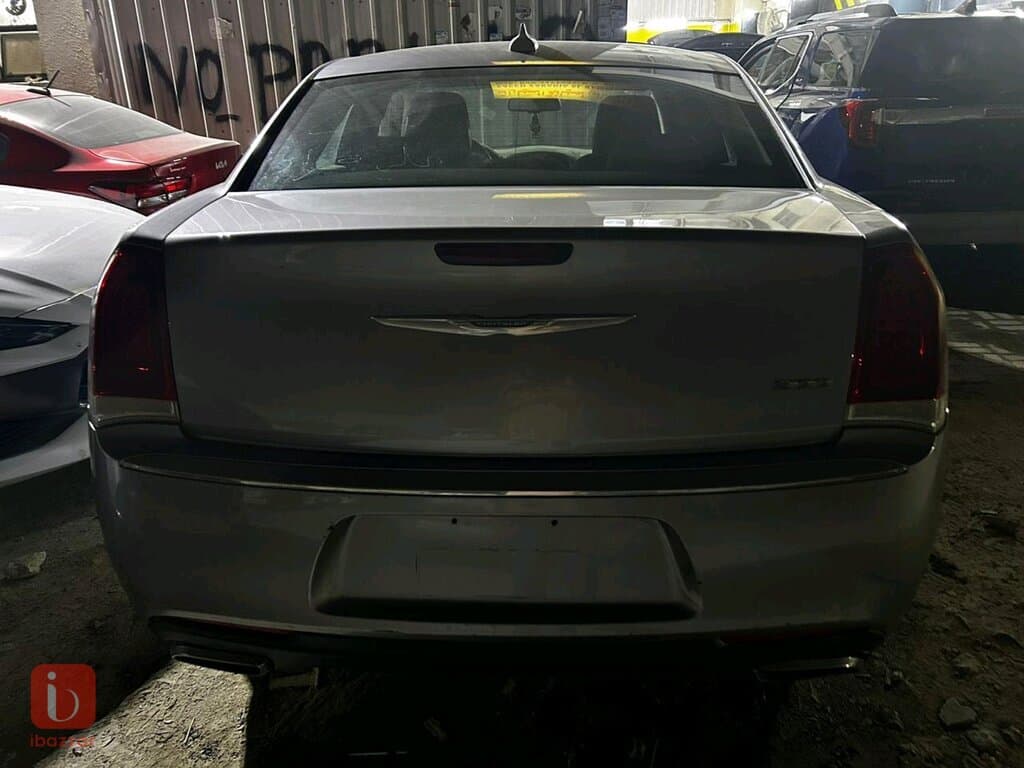 Chrysler 300 5