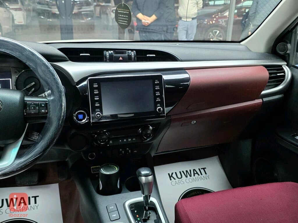 Toyota Hilux SR5 17