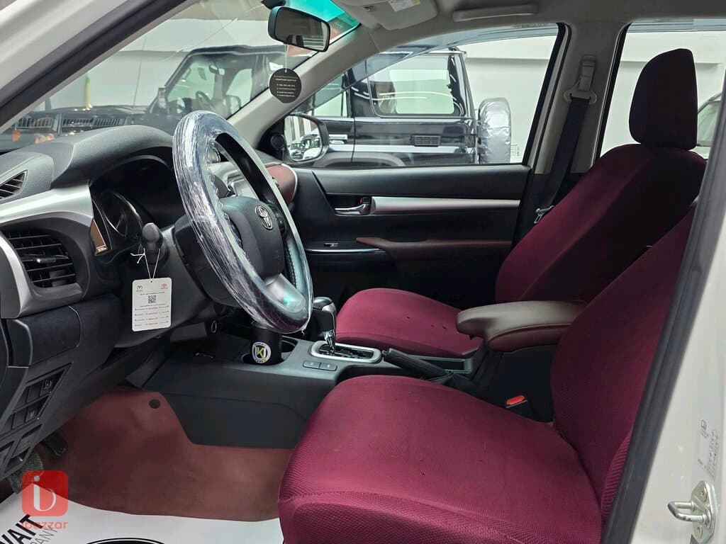 Toyota Hilux SR5 9