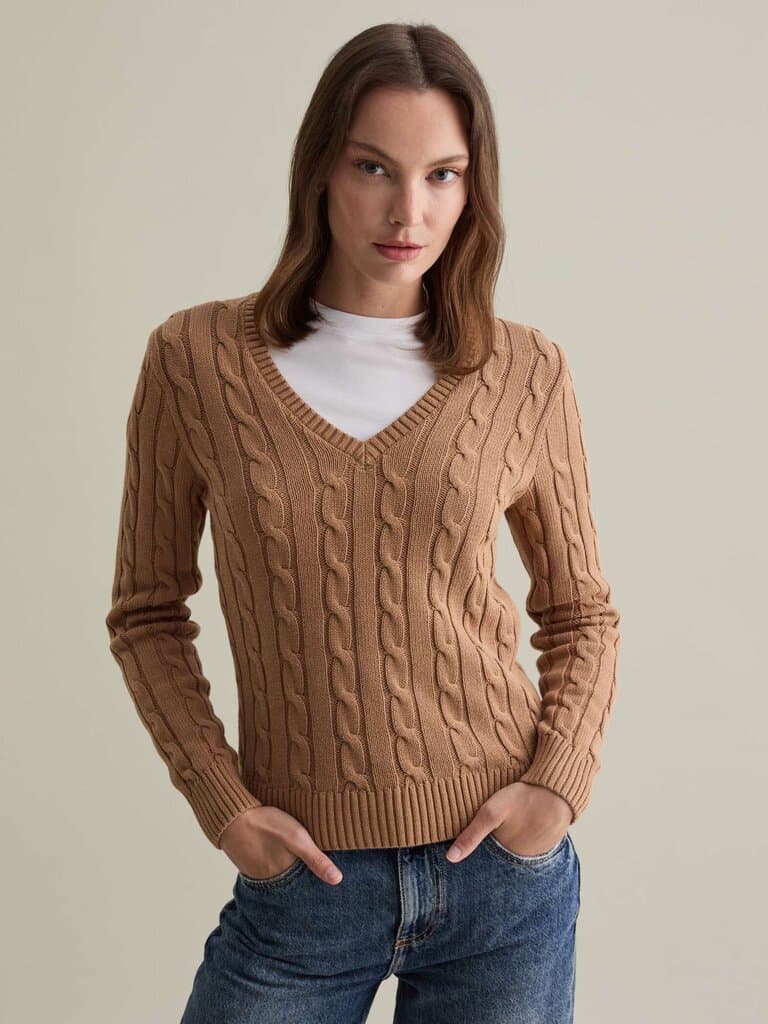 PIOMBO Cream White Ribbed pullover with cable-knit design