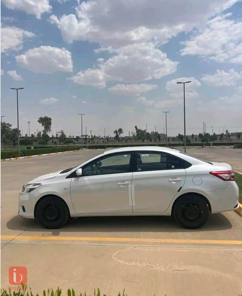 Toyota Yaris 4