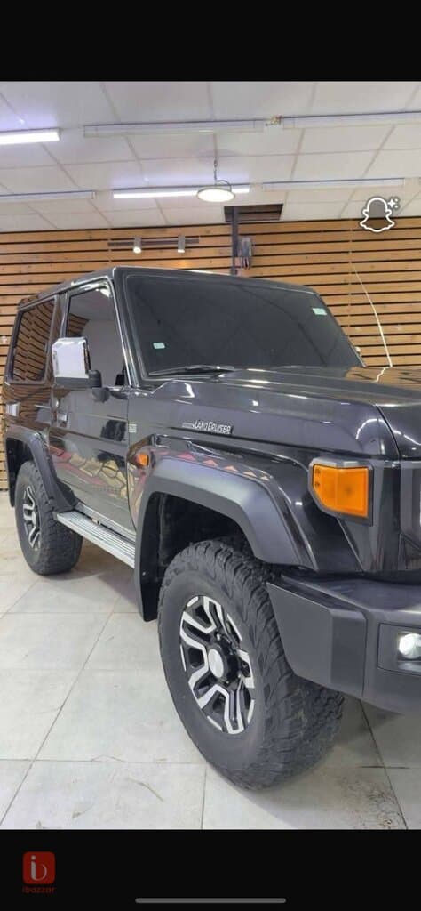 Toyota Land Cruiser Pickup LX Plus