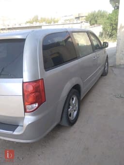 Dodge Caravan SXT — photo 3
