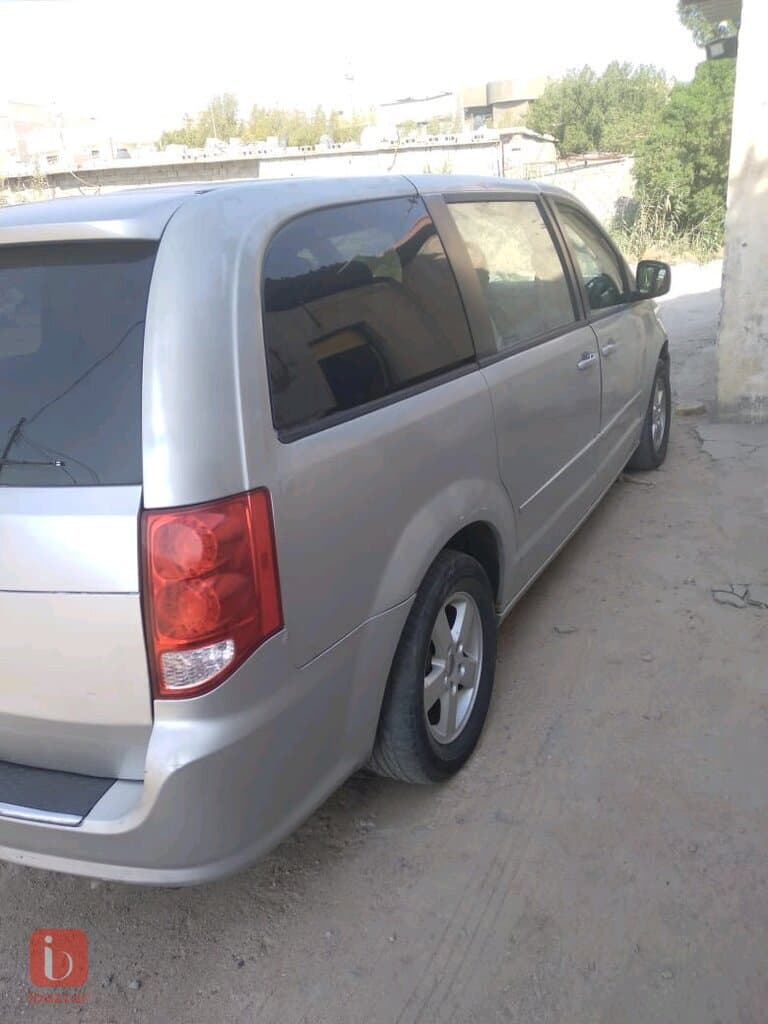 Dodge Caravan SXT — photo 3