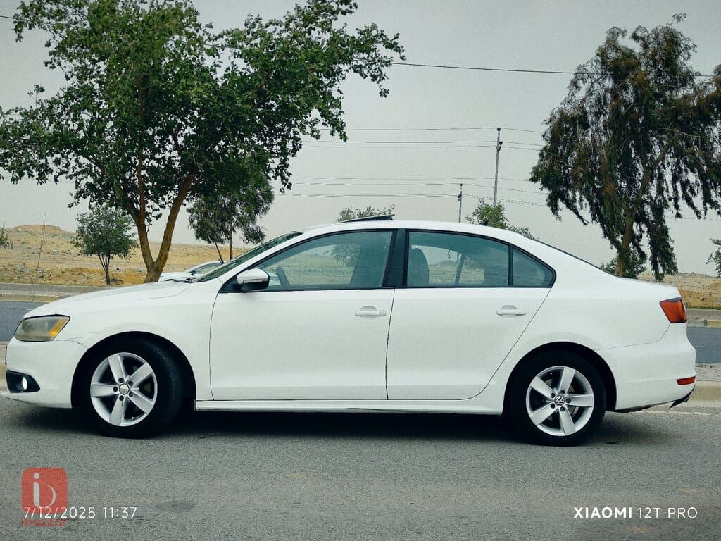 Volkswagen Jetta SEL 5