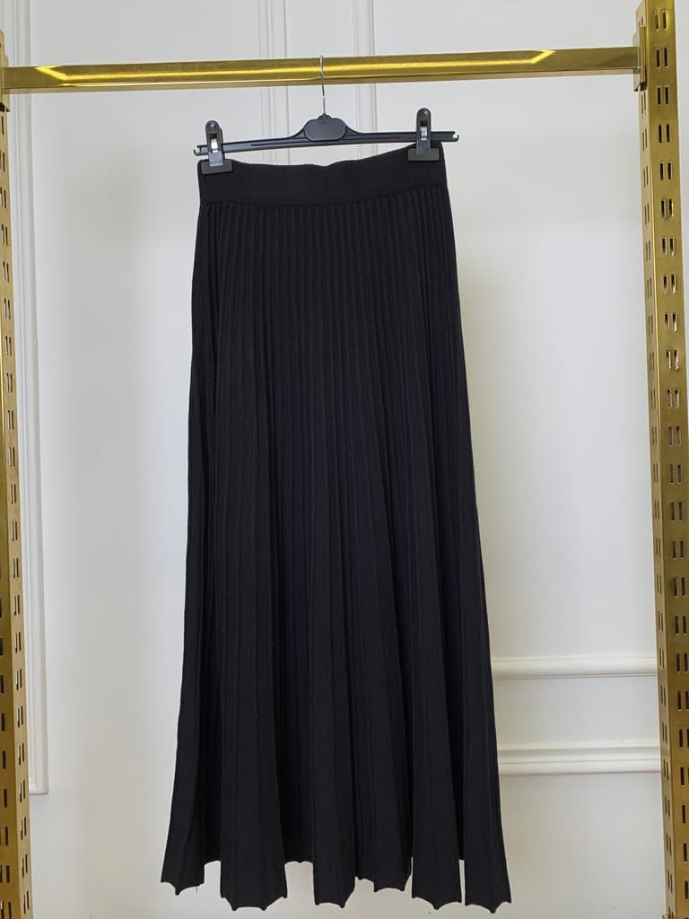 YEZI STUDIO Women's Wool Skirt - Black