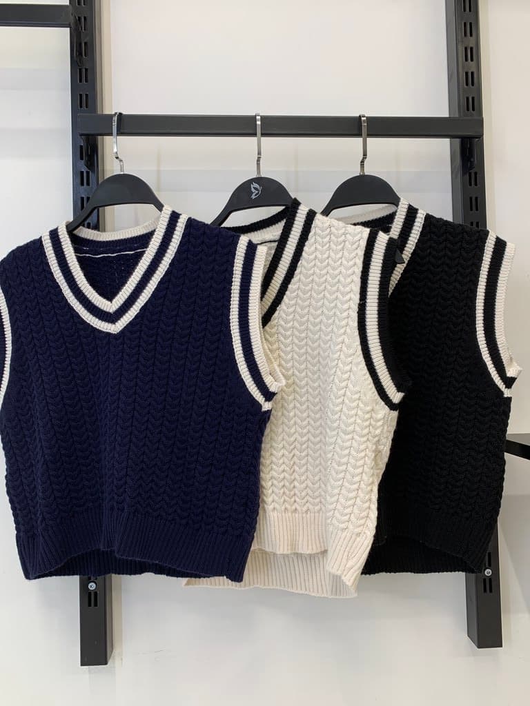 Women's Wool Vest - Black 2