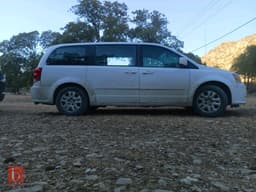 Dodge Caravan SE — photo 11