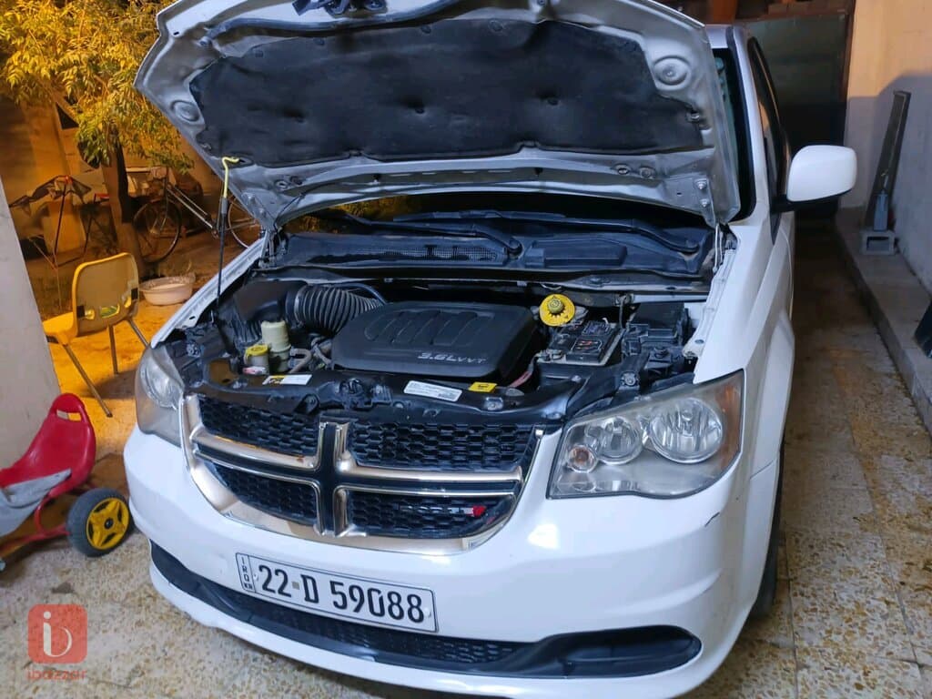 Dodge Caravan SE — photo 2