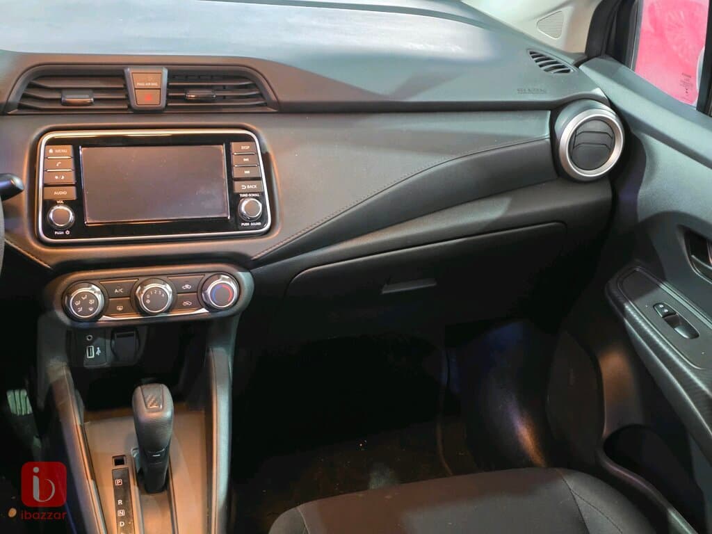 Nissan Versa 8