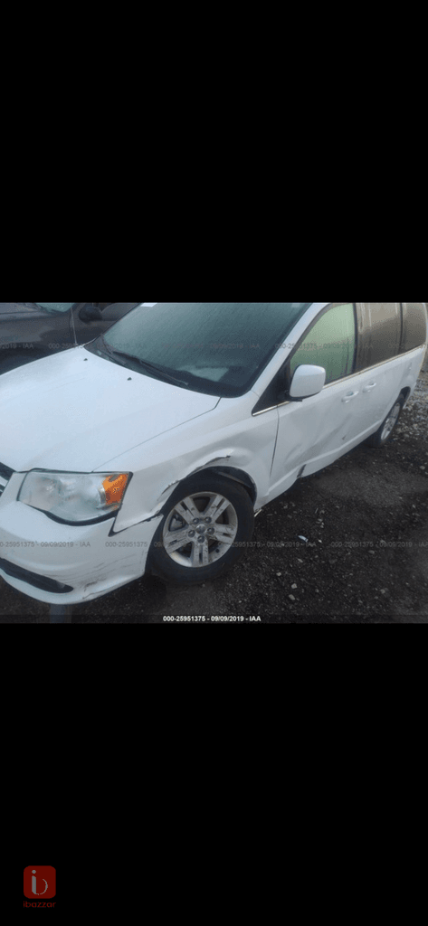 Dodge Caravan SXT — photo 10