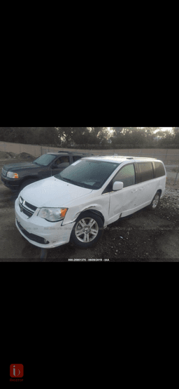 Dodge Caravan SXT — photo 11