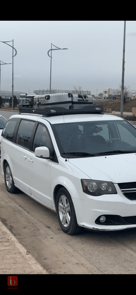 Dodge Caravan SXT — photo 16