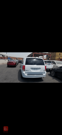 Dodge Caravan SXT — photo 9