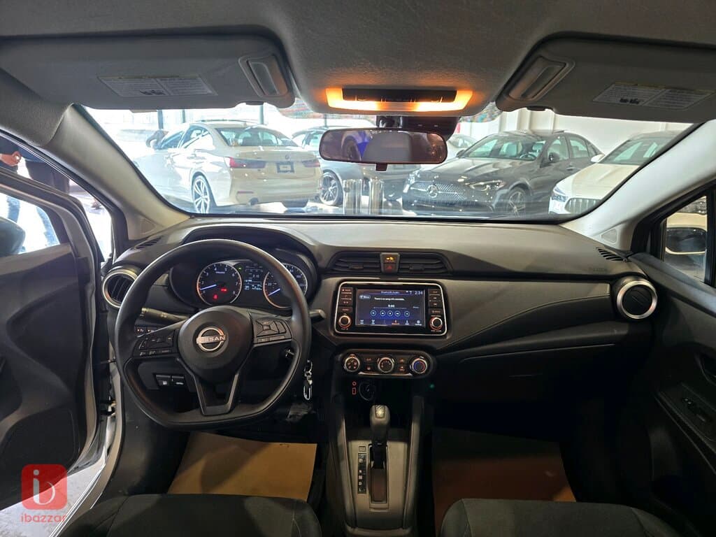Nissan Versa 13