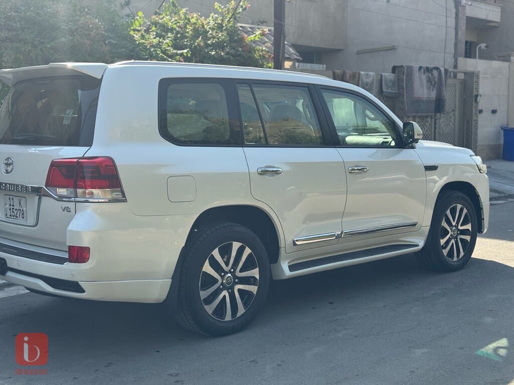 Toyota Land Cruiser GXR 18