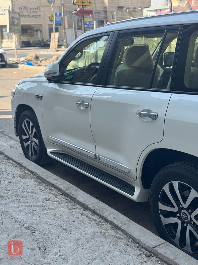 Toyota Land Cruiser GXR 6