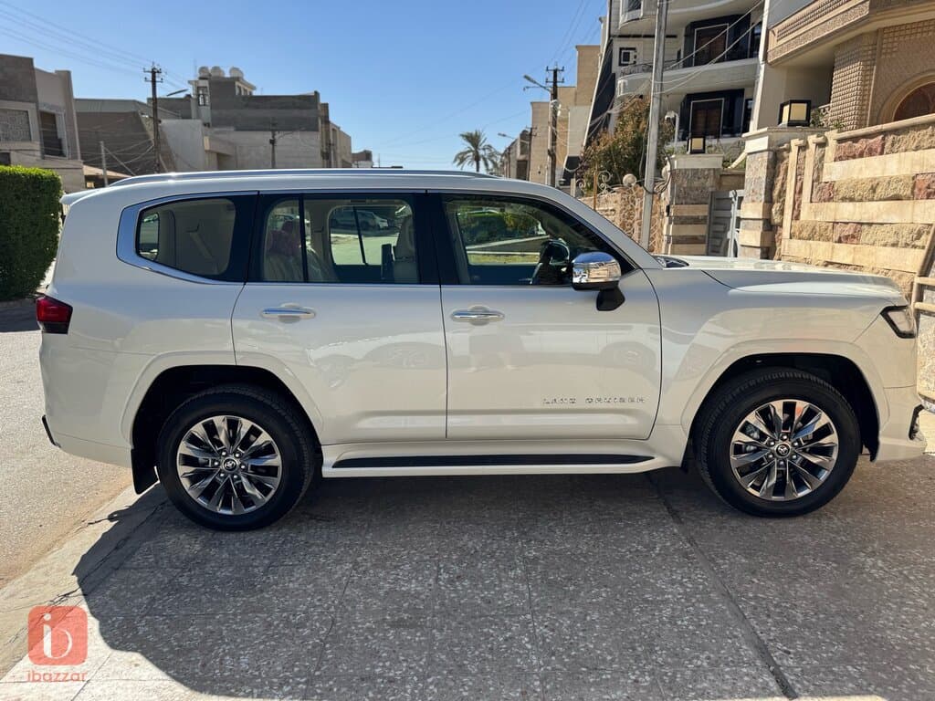Toyota Land Cruiser VX 7
