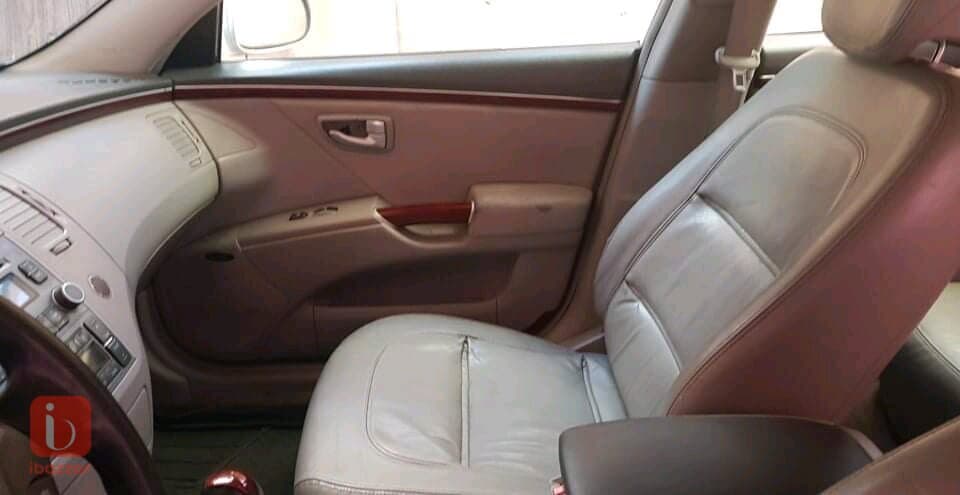 Hyundai Azera 5
