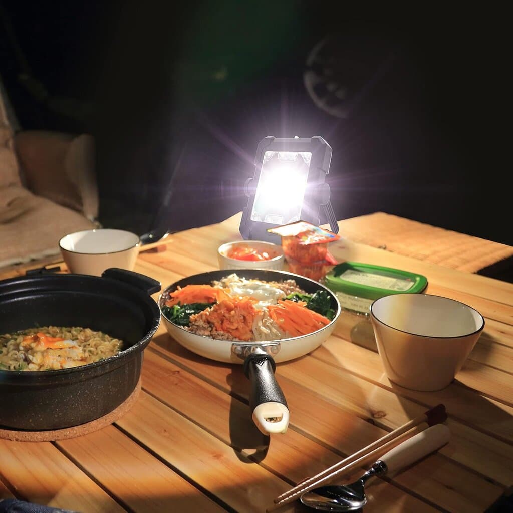 Lightzone Solar Work Light – 10000mAh Rechargeable, Waterproof, for Camping & Outdoors 5