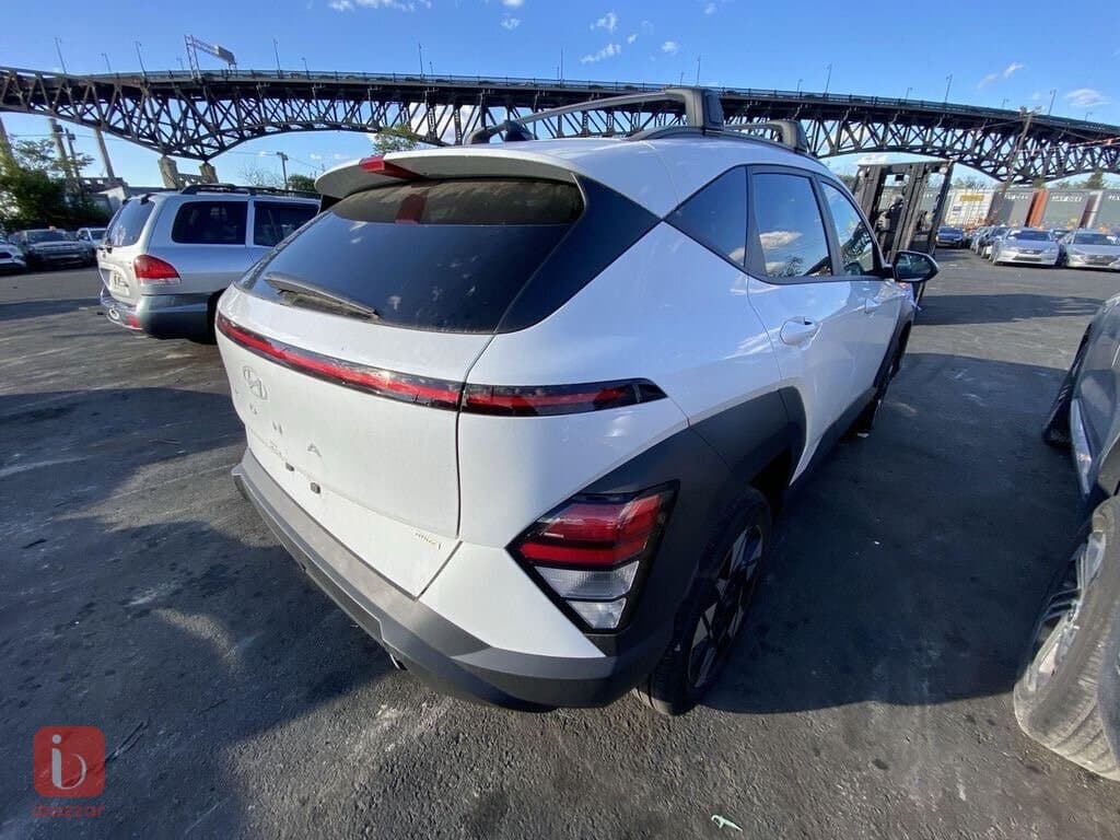 Hyundai Kona 2.0 I4 FWD 13
