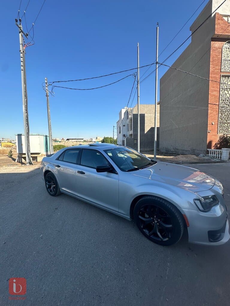 Chrysler 300 S 9