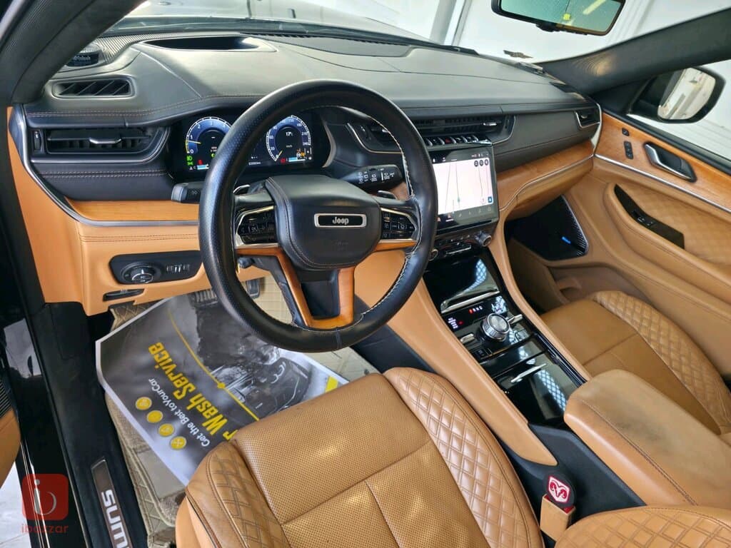Jeep Grand Cherokee Summit 3