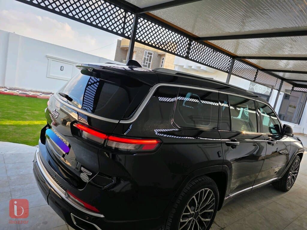 Jeep Grand Cherokee Summit 4