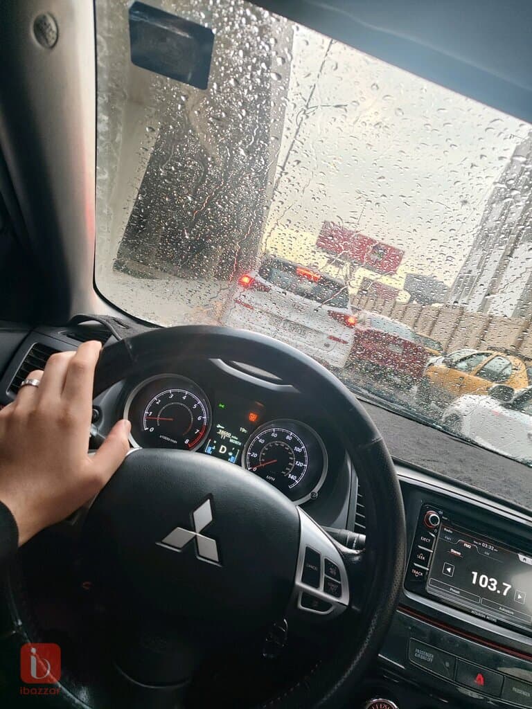 Mitsubishi Lancer ES 2