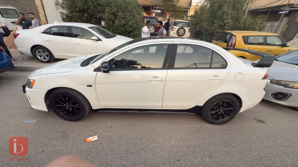 Mitsubishi Lancer ES 11