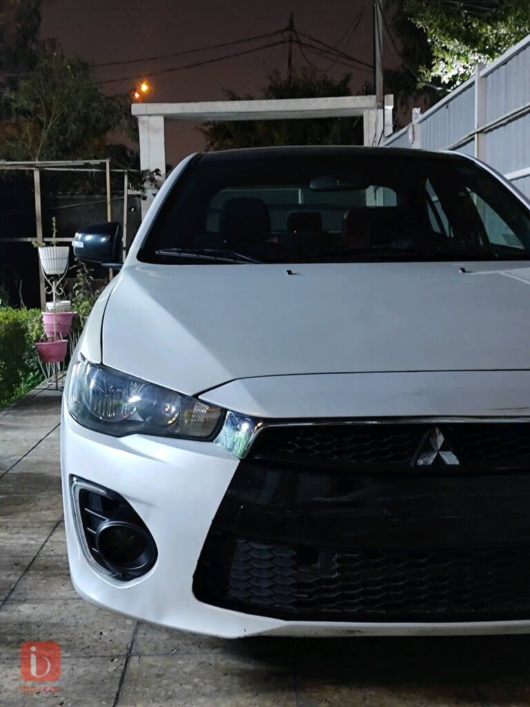 Mitsubishi Lancer ES 9