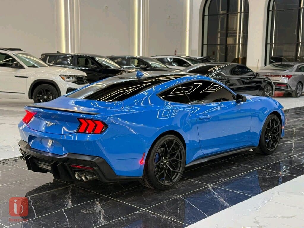 Ford Mustang Premium 4